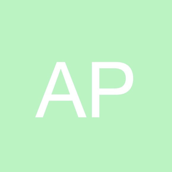 Meet your Posher, April - Picture 1 of 16